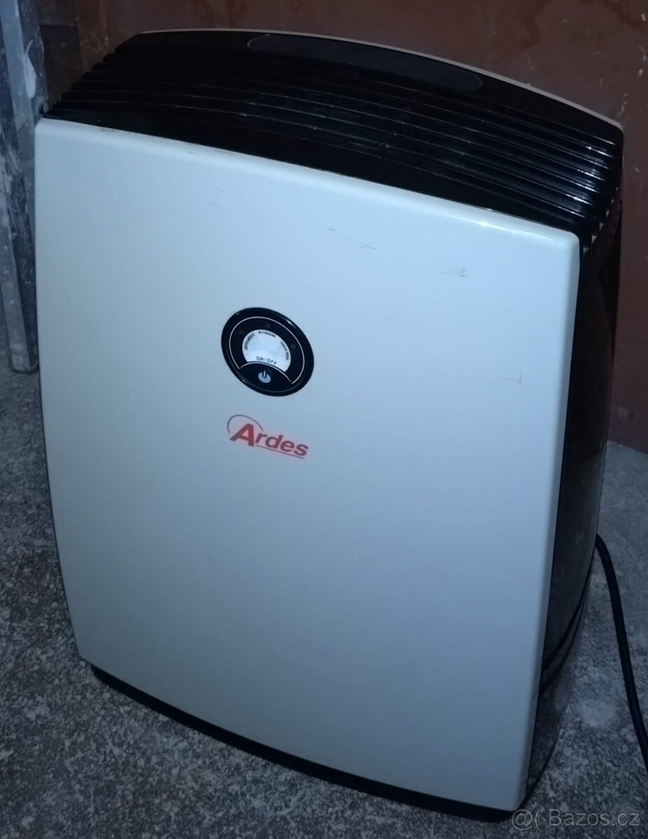 Odvlhčovač - vysoušeč vzduchu Ardes 590A