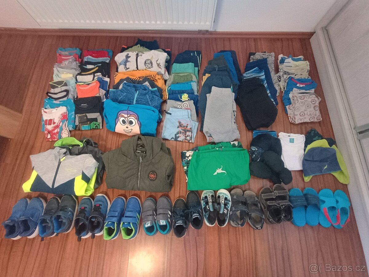 Balík oblečení pro kluka 72 věcí.