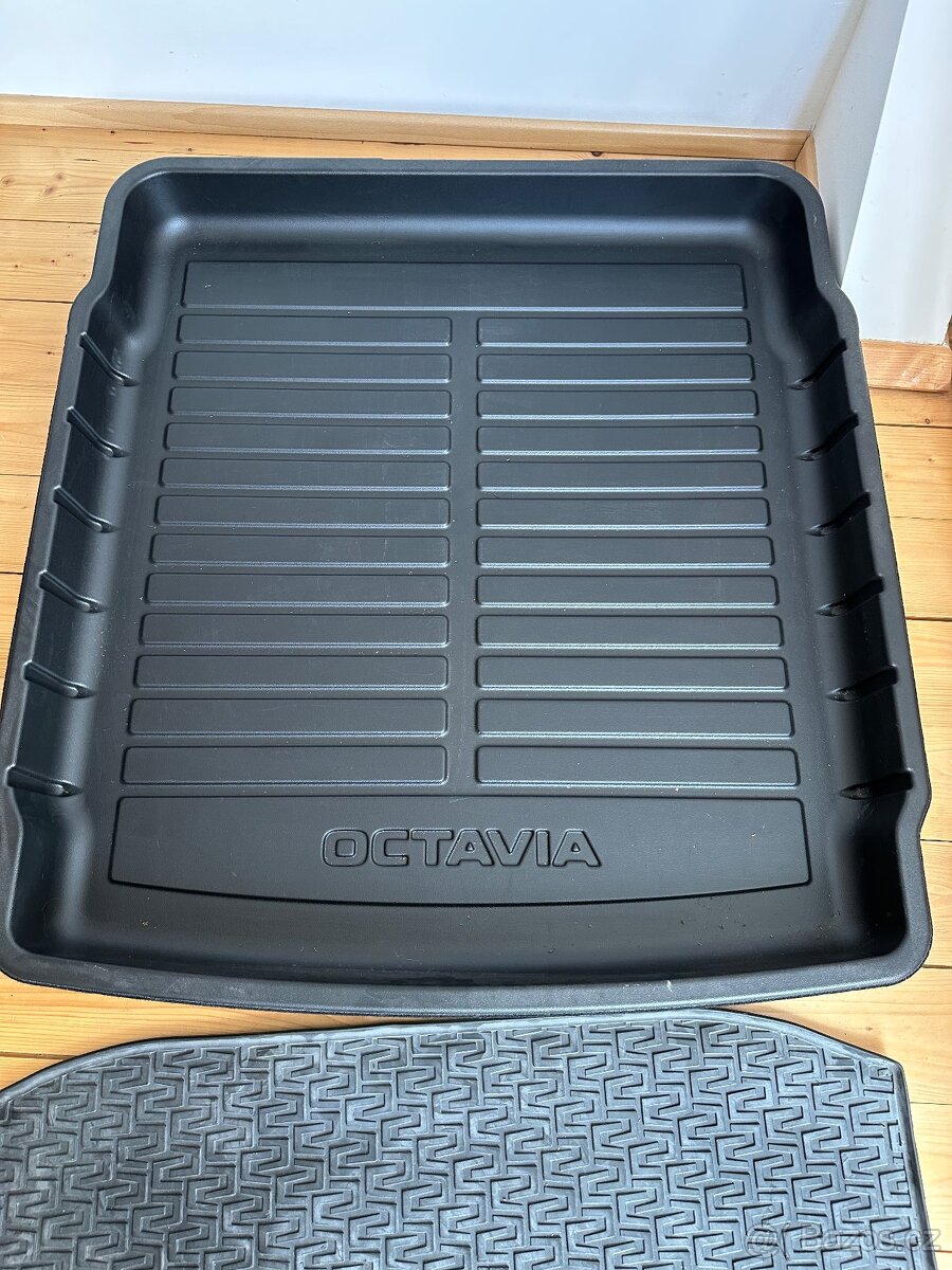 Plastová vana do kufru Octavia III combi