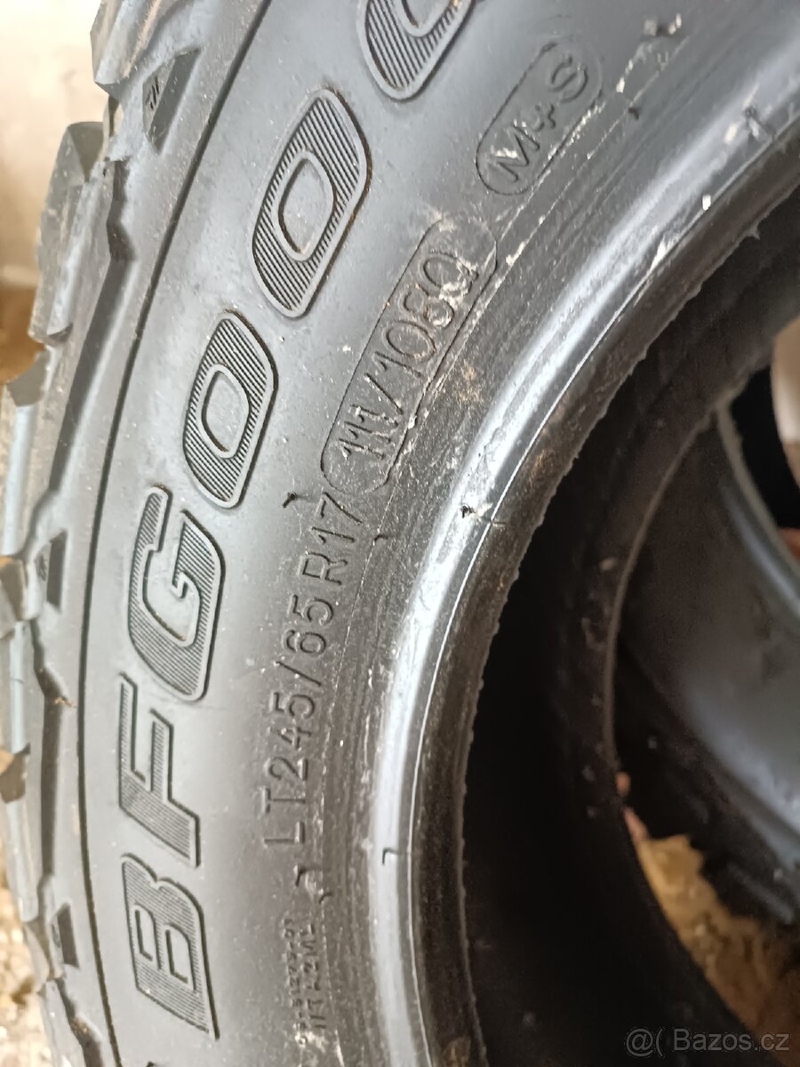 BFGoodrich Mud-terrain T/A 245/65/R17