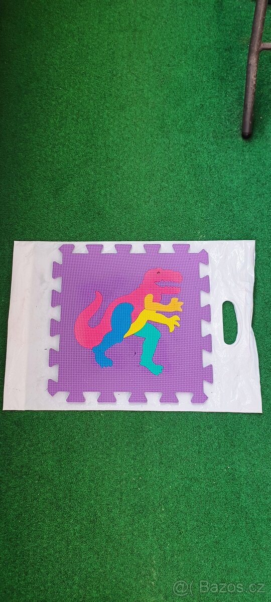 Pěnové barevné puzzle