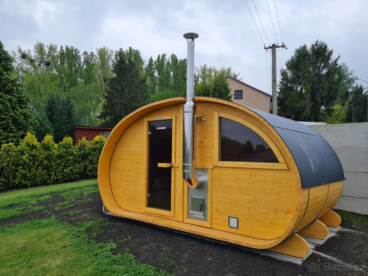 Oválná sauna s odpočívárnou