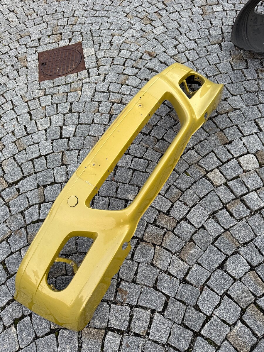 Prodám Přední nárazník BMW E46 M3 - výztuhu Carbon