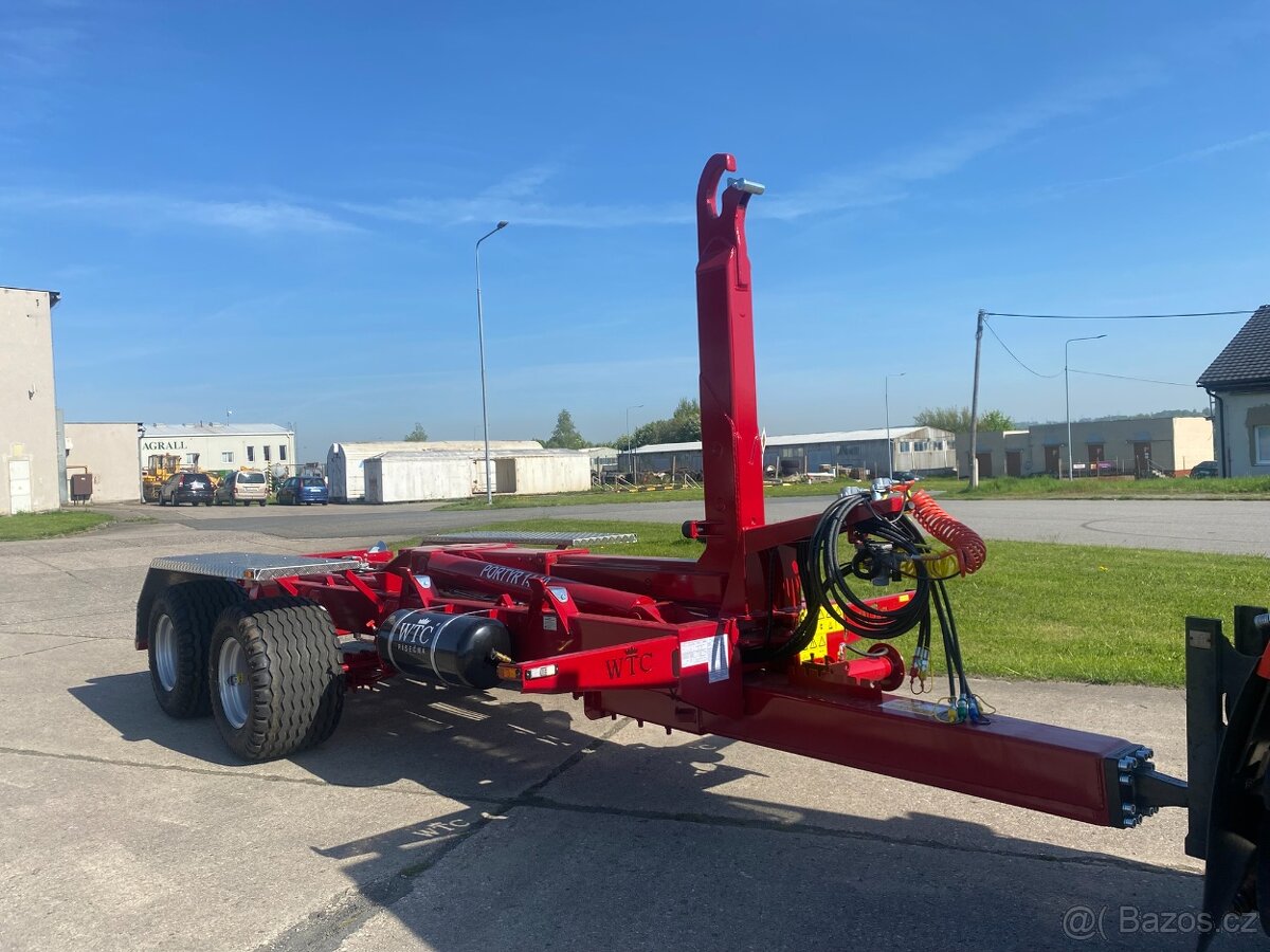 Traktorový nosič kontejnerů Portýr 14.10