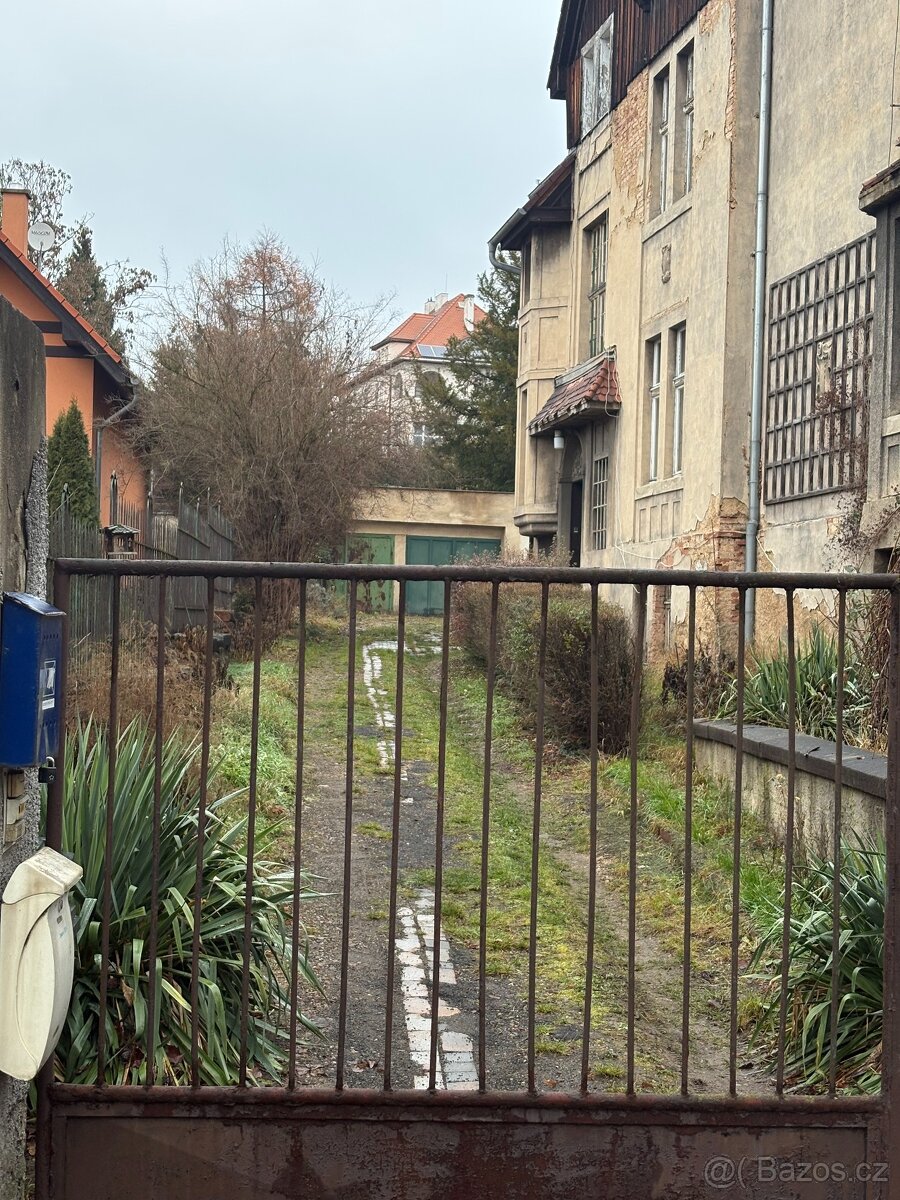 Pronajmu GARÁŽ v Teplicíc-Šanov, dlouhodobě