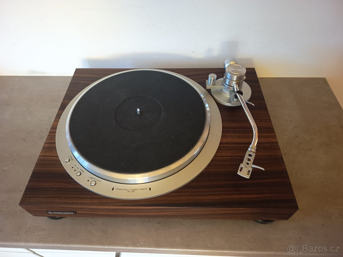 Gramofon Pioneer PL-30