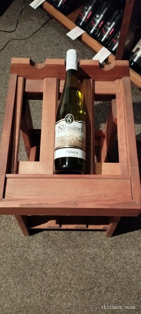 Stojánek na lahvová vína