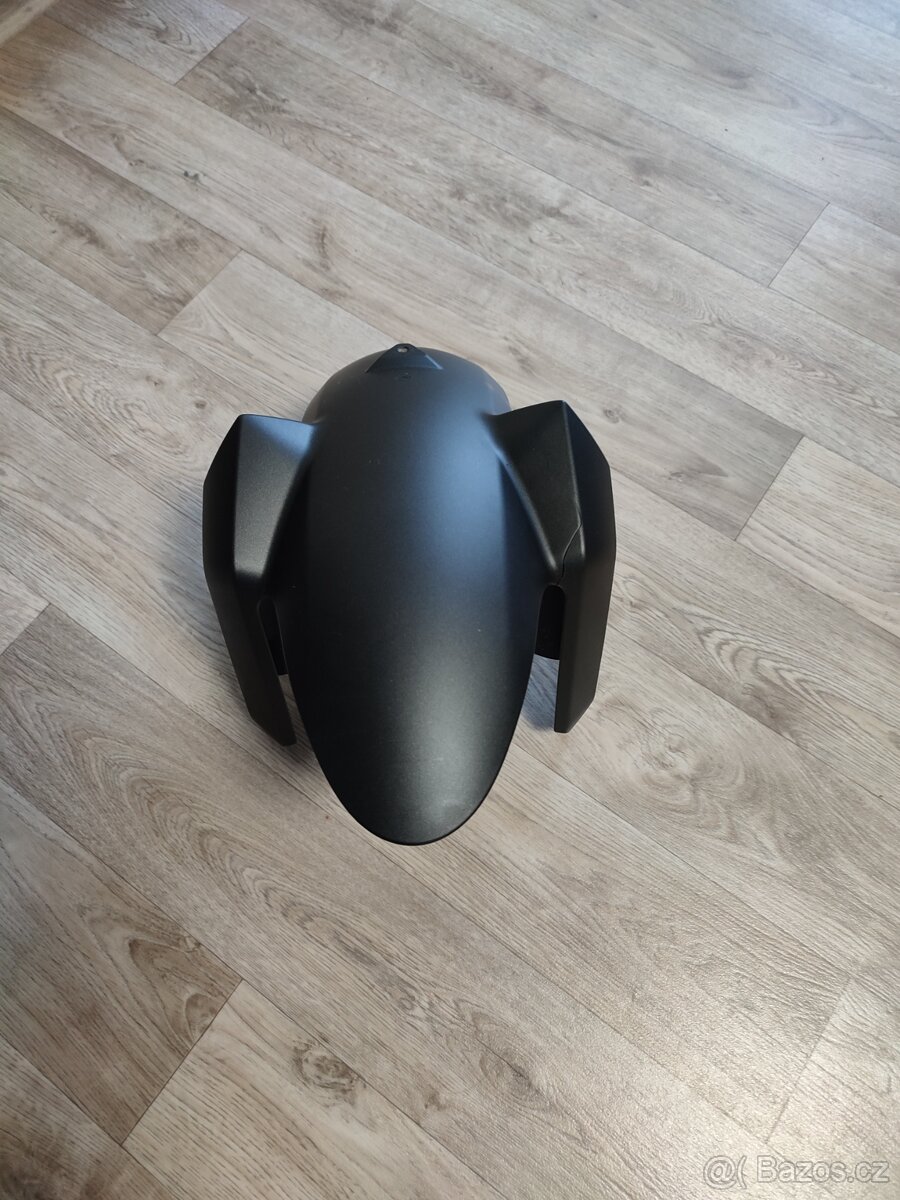 Přední blatník Yamaha mt-09