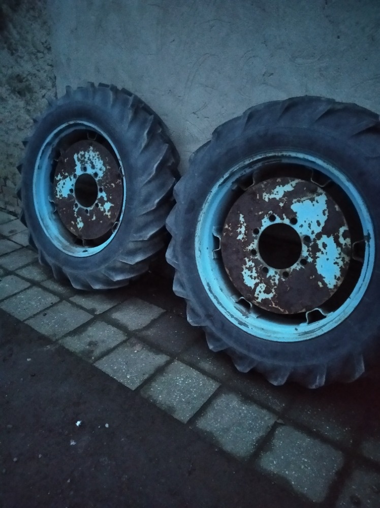 Prodám moc pěkná kola12,4/11-32