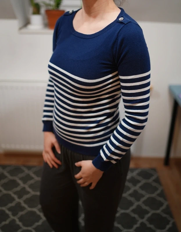 Dámský svetr s pruhy