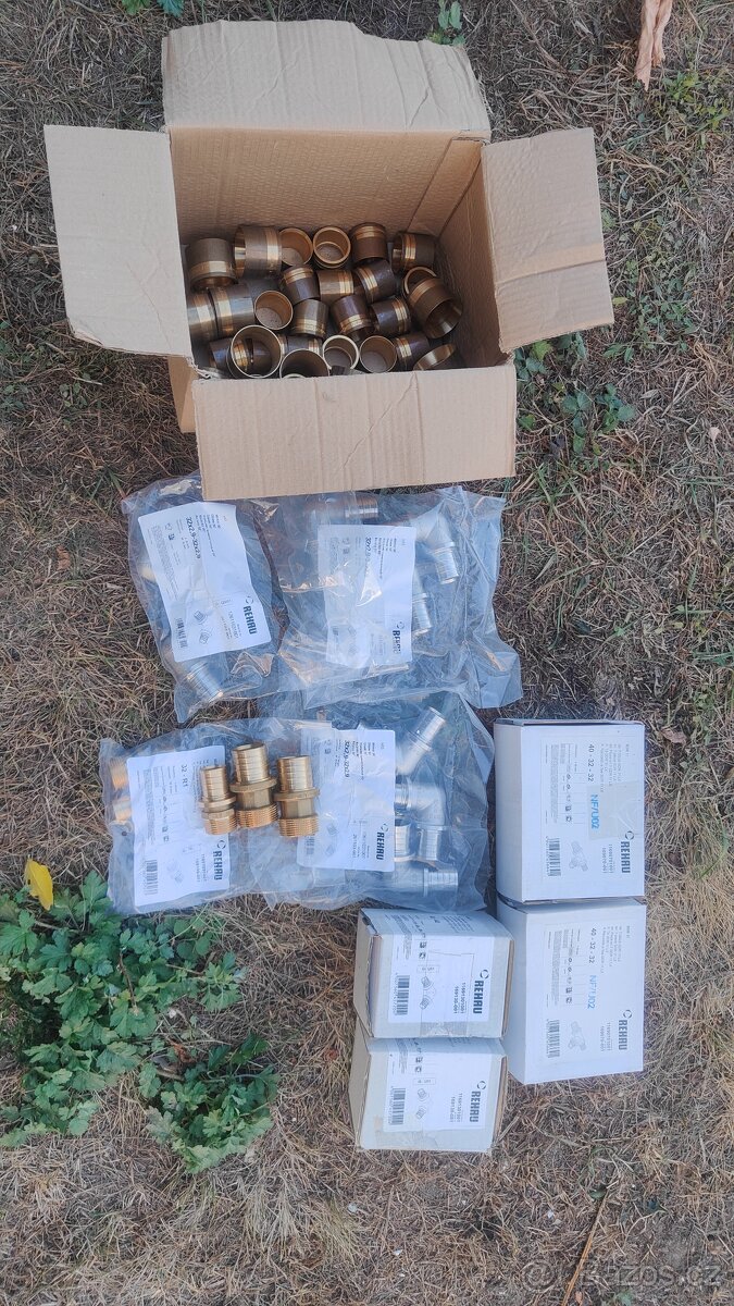 Přebytky ze stavby Rehau