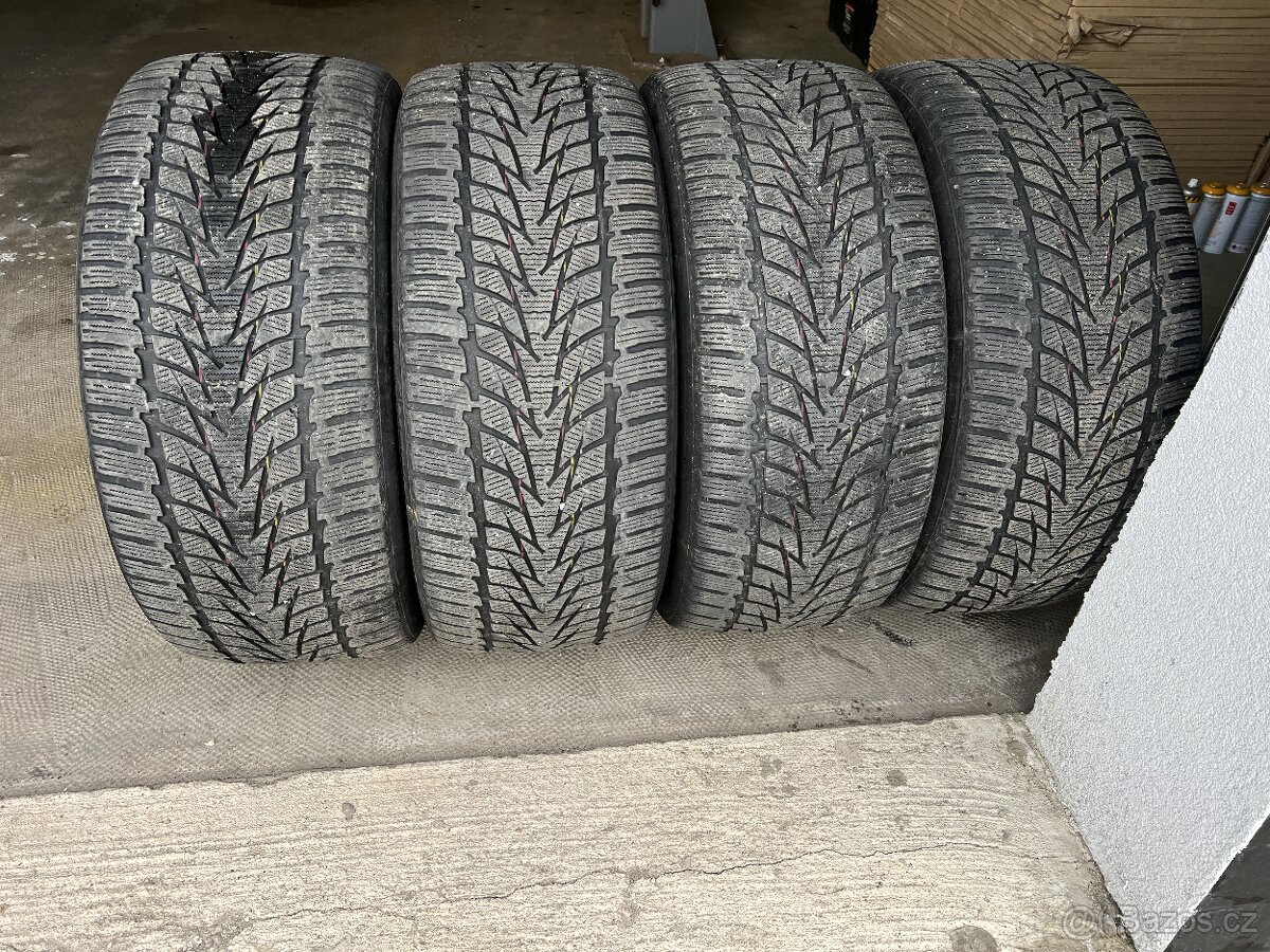 275/40 r21