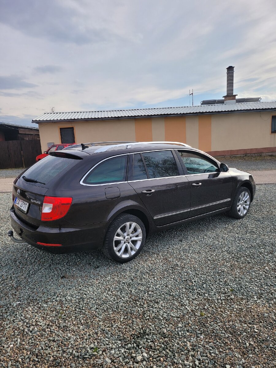 ŠKODA SUPERB FACELIFT (KOMPLET SERVIS,NOVÁ TK)