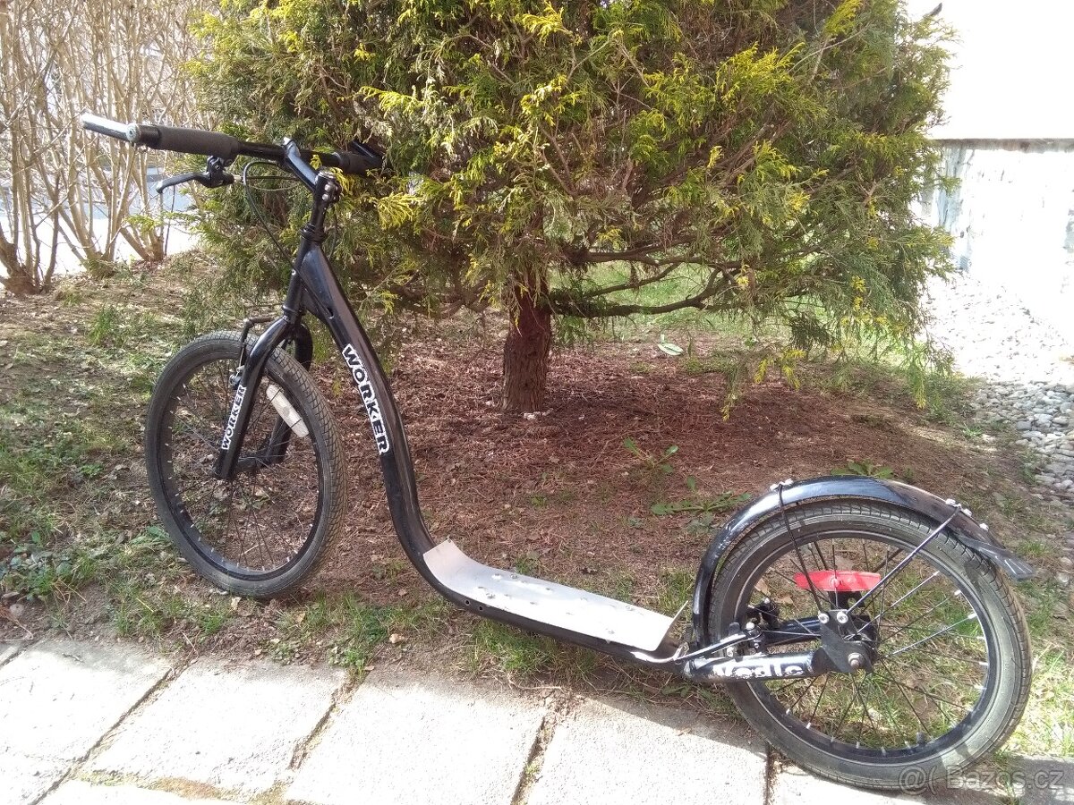Koloběžka Worker