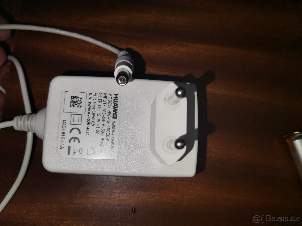 Huawei 12v 1A adaptér hw-120100E6W