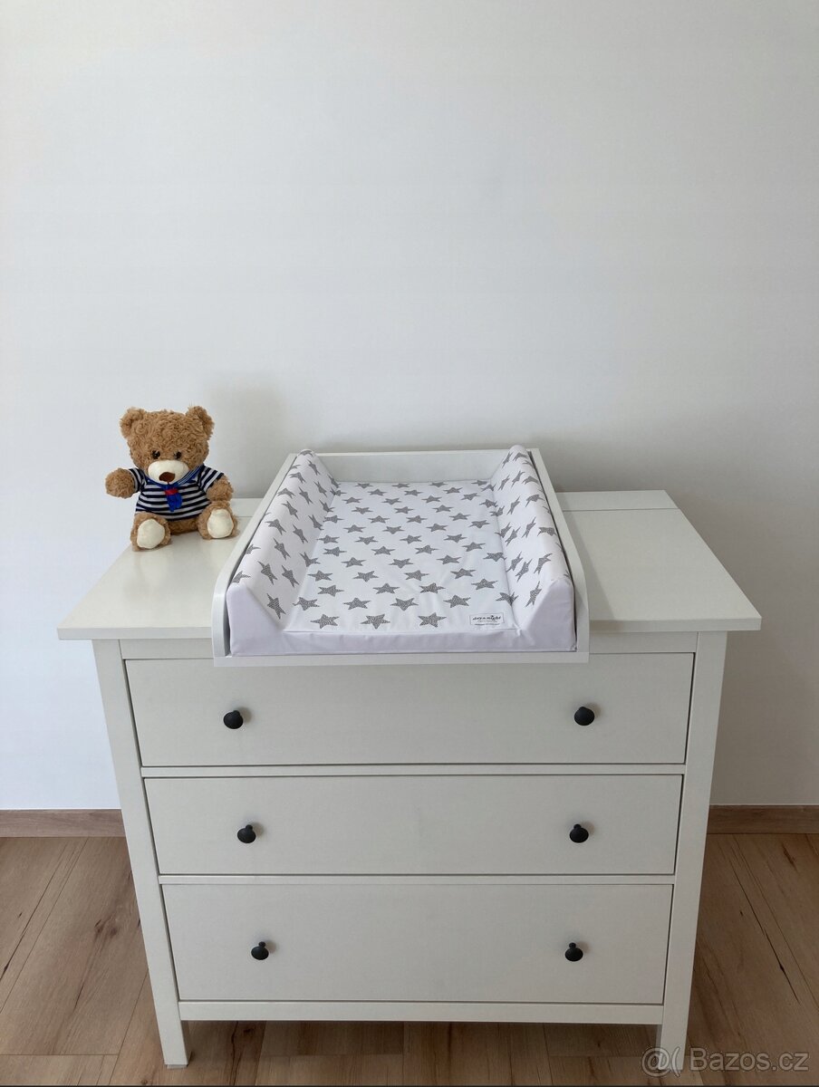 Přebalovací pul na komodu + podložka