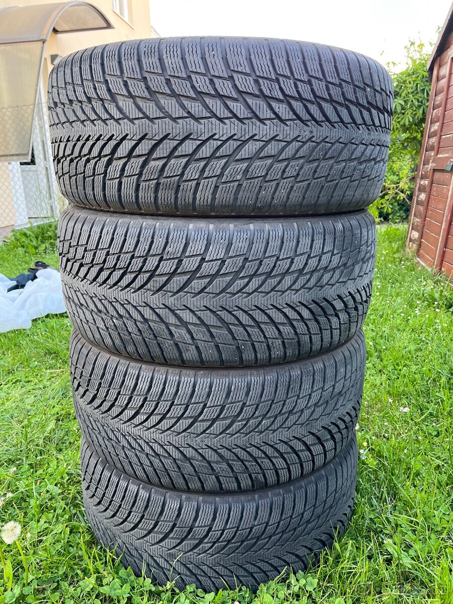 4ks 235/40 R19 zimní pneu Nokian
