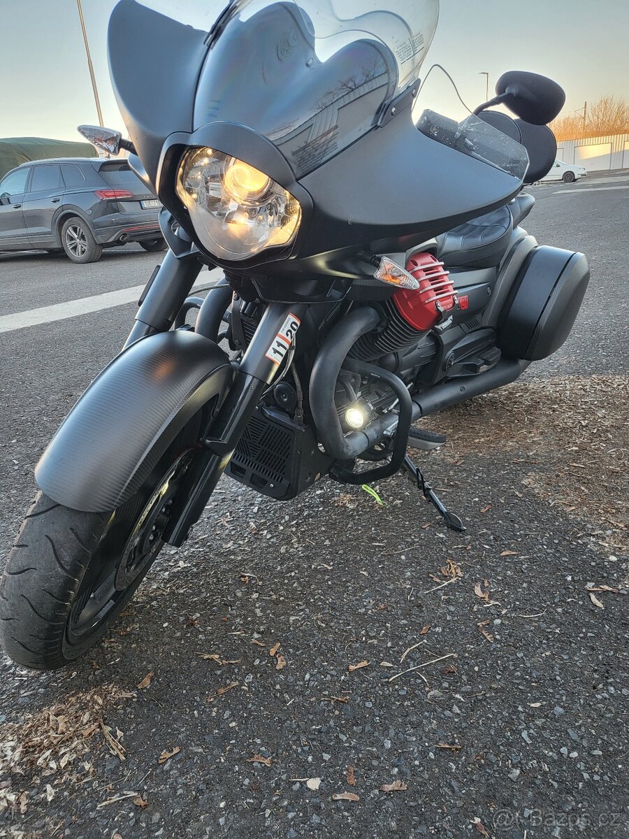 Moto Guzzi MGX 21 Fly forest ( létající pevnost)