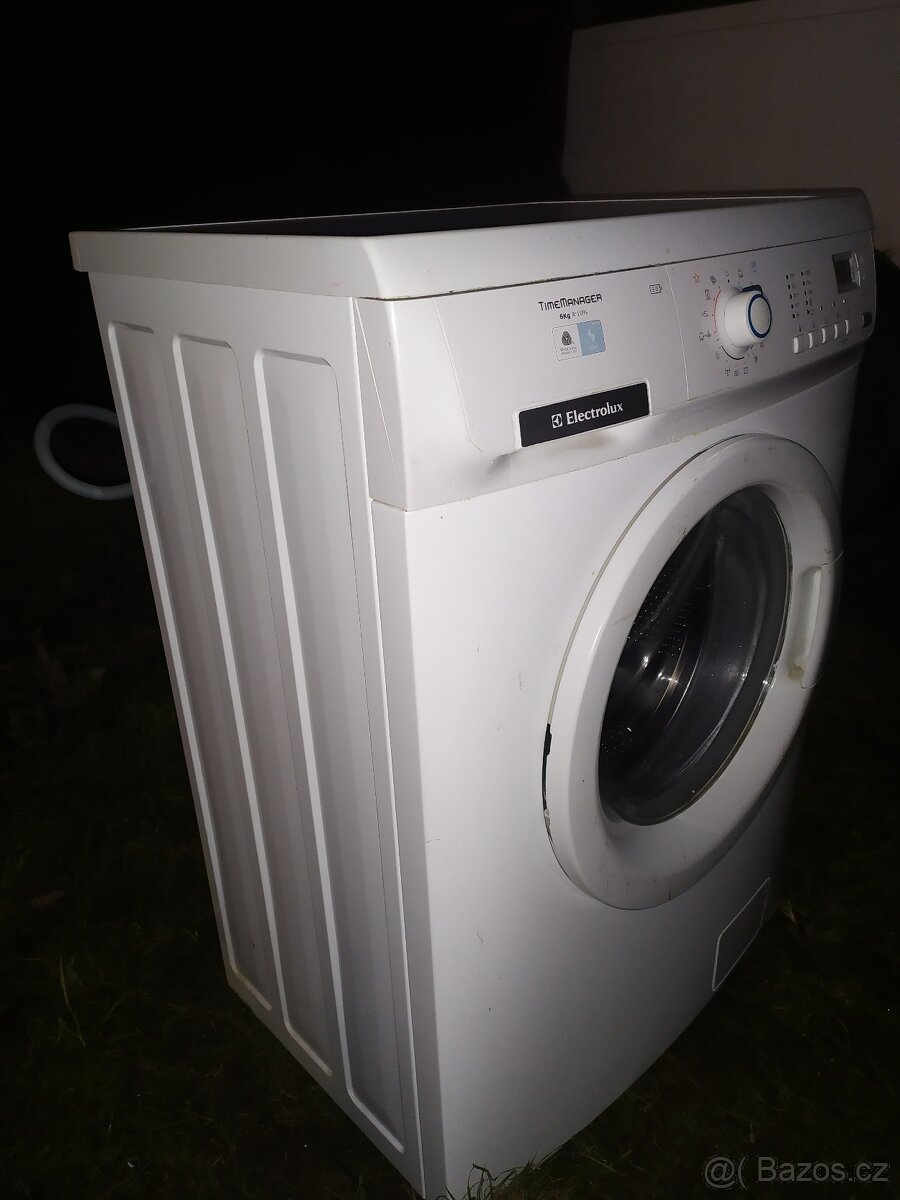 Pračka Electrolux málo používaná v dobrém stavu. Můžu dovézt
