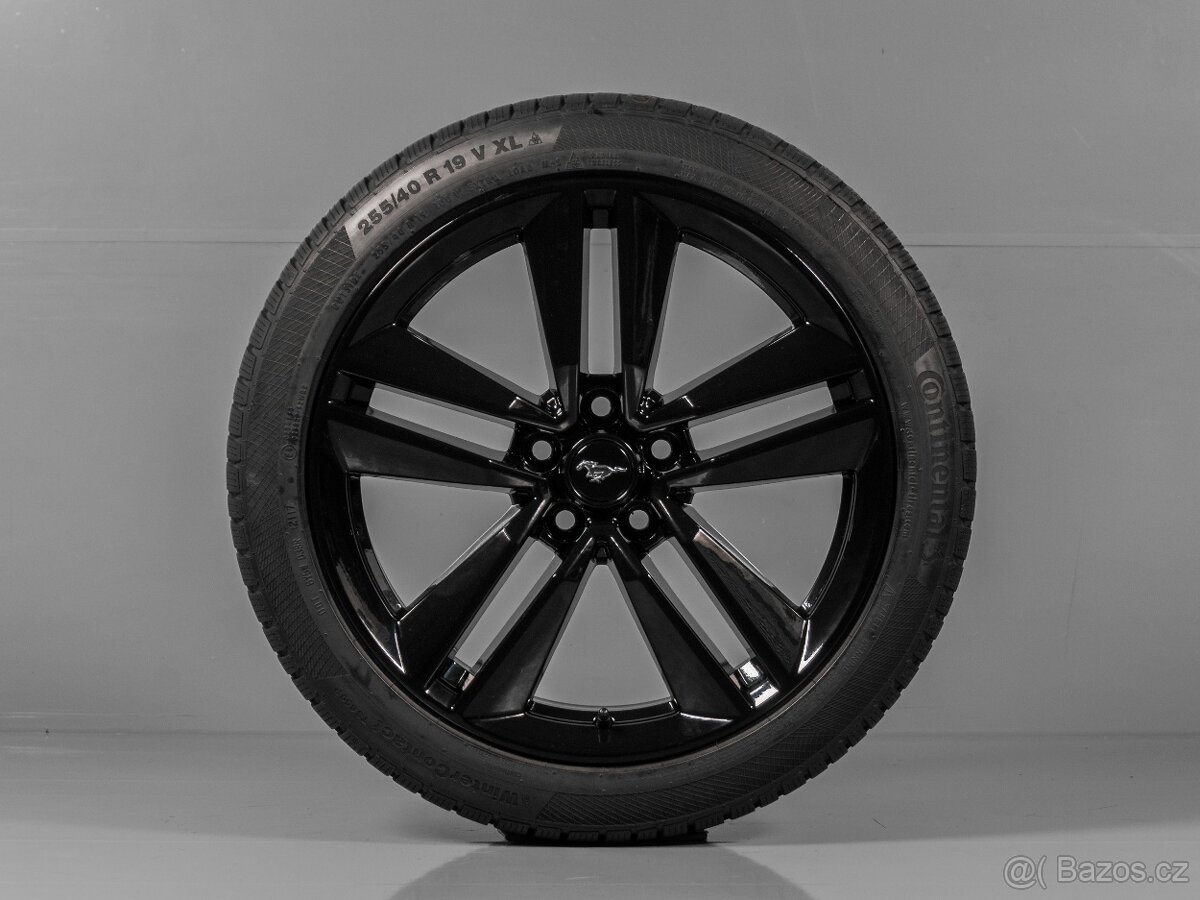 ALU ORIGINÁL FORD MUSTANG R19 ZIMNÍ 255/40/19, ČIDLA (2786B)