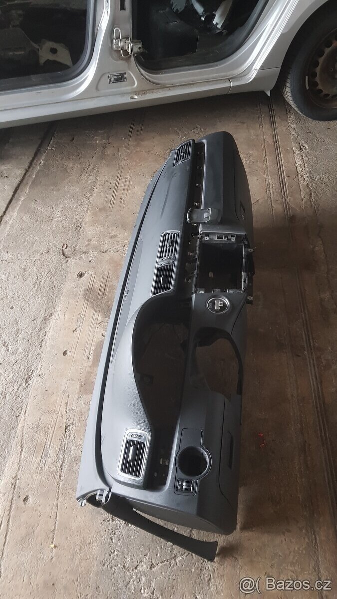 Palubní deska VW Passat