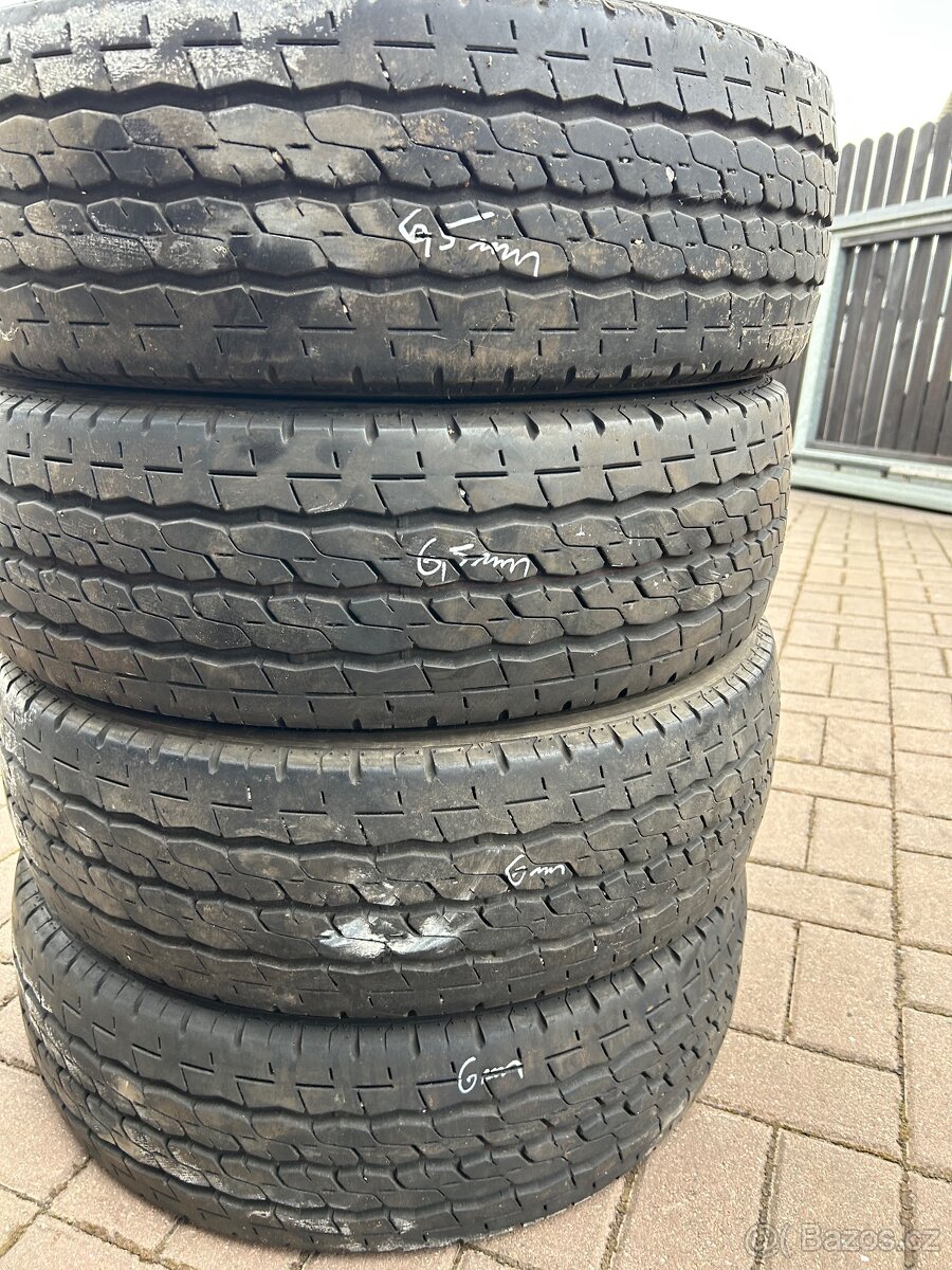 Letní pneu firestone 215/70r15C
