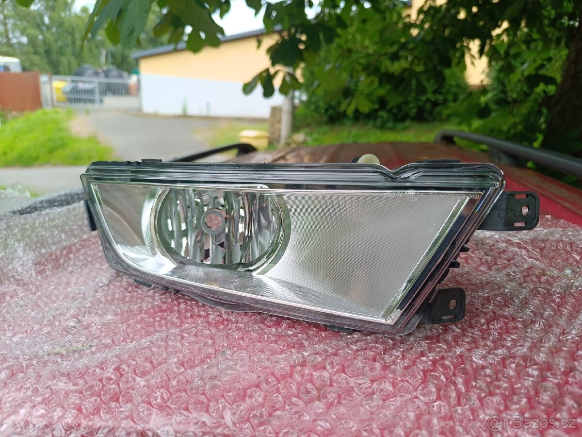 Pravá mlhovka Octavia III 5E0941702D