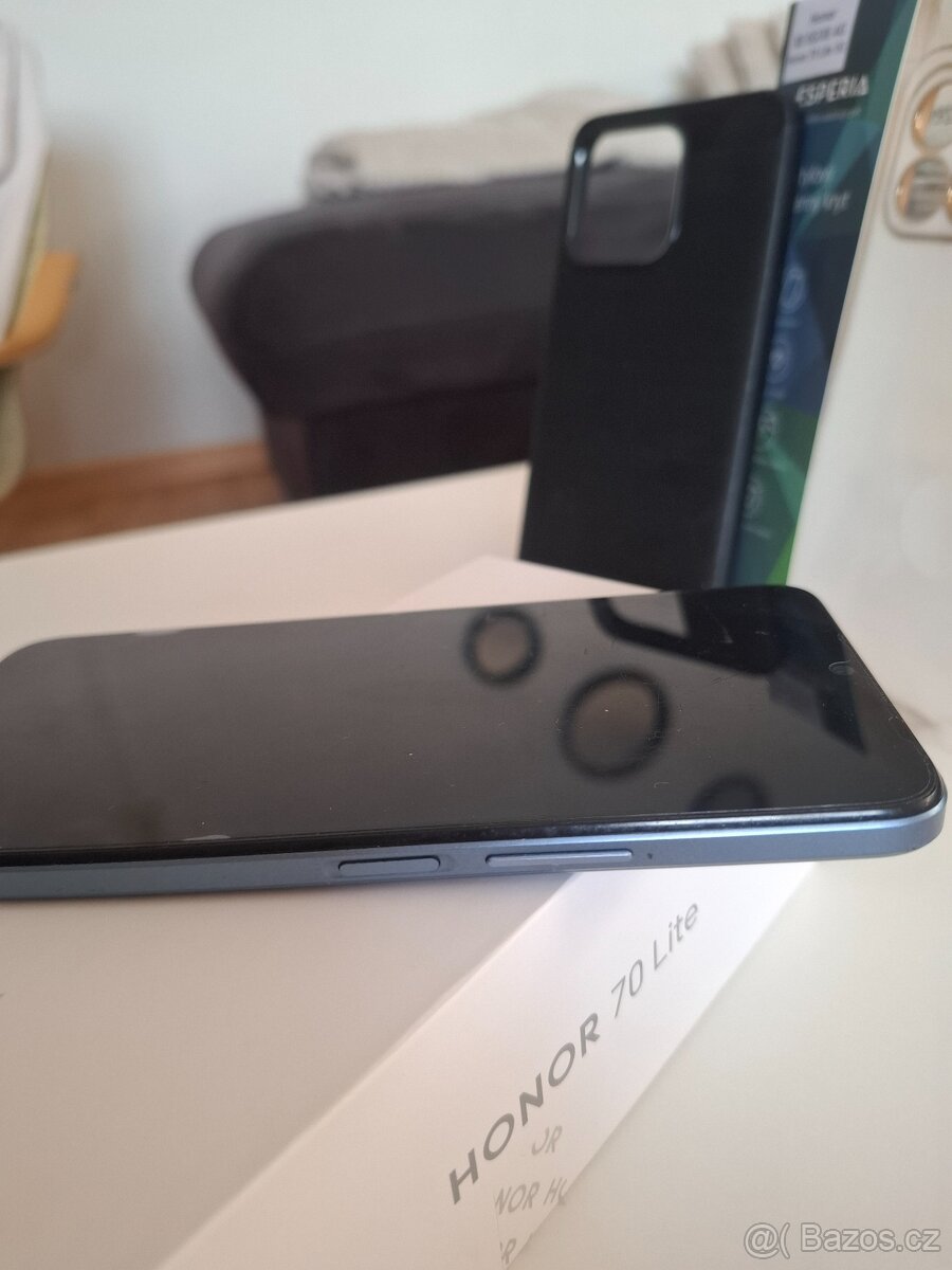 Mobilní telefon Honor 70 Lite