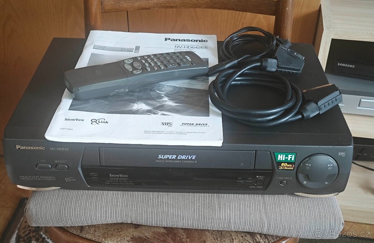 Videorekordér Panasonic 6hlav hifi + 28ks VHS kazet