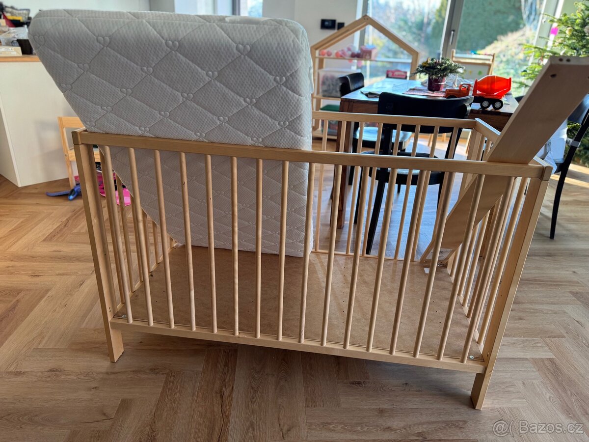 IKEA dětská postýlka 60 x 120