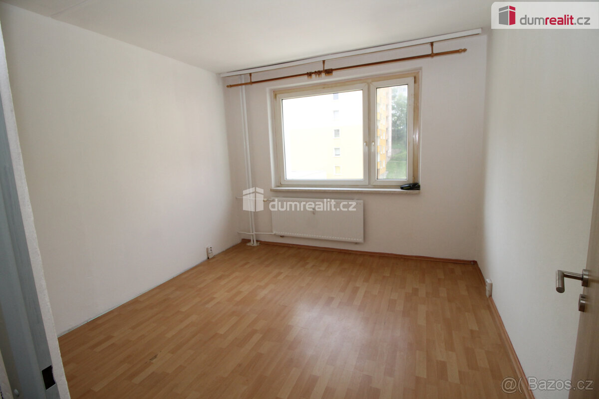 Pěkný udržovaný byt 3+1 ve třetím patře panelového domu s vý