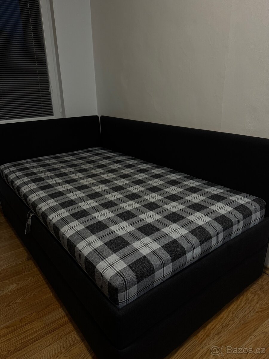 čalouněna Válenda