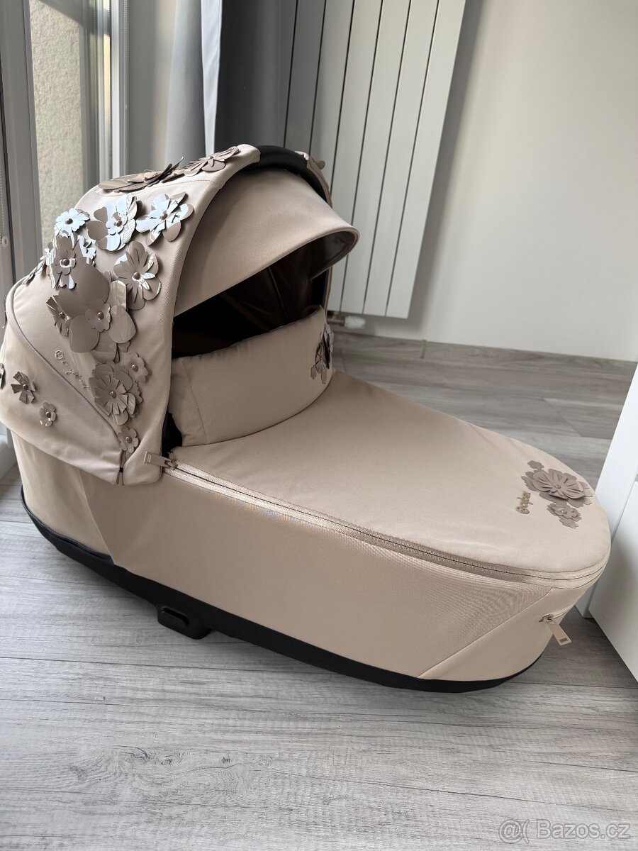 Korba Cybex Priam Flowers