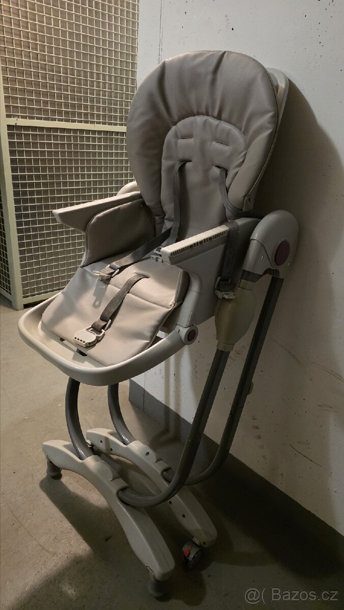 Dětská jídelní židlička se stolečkem