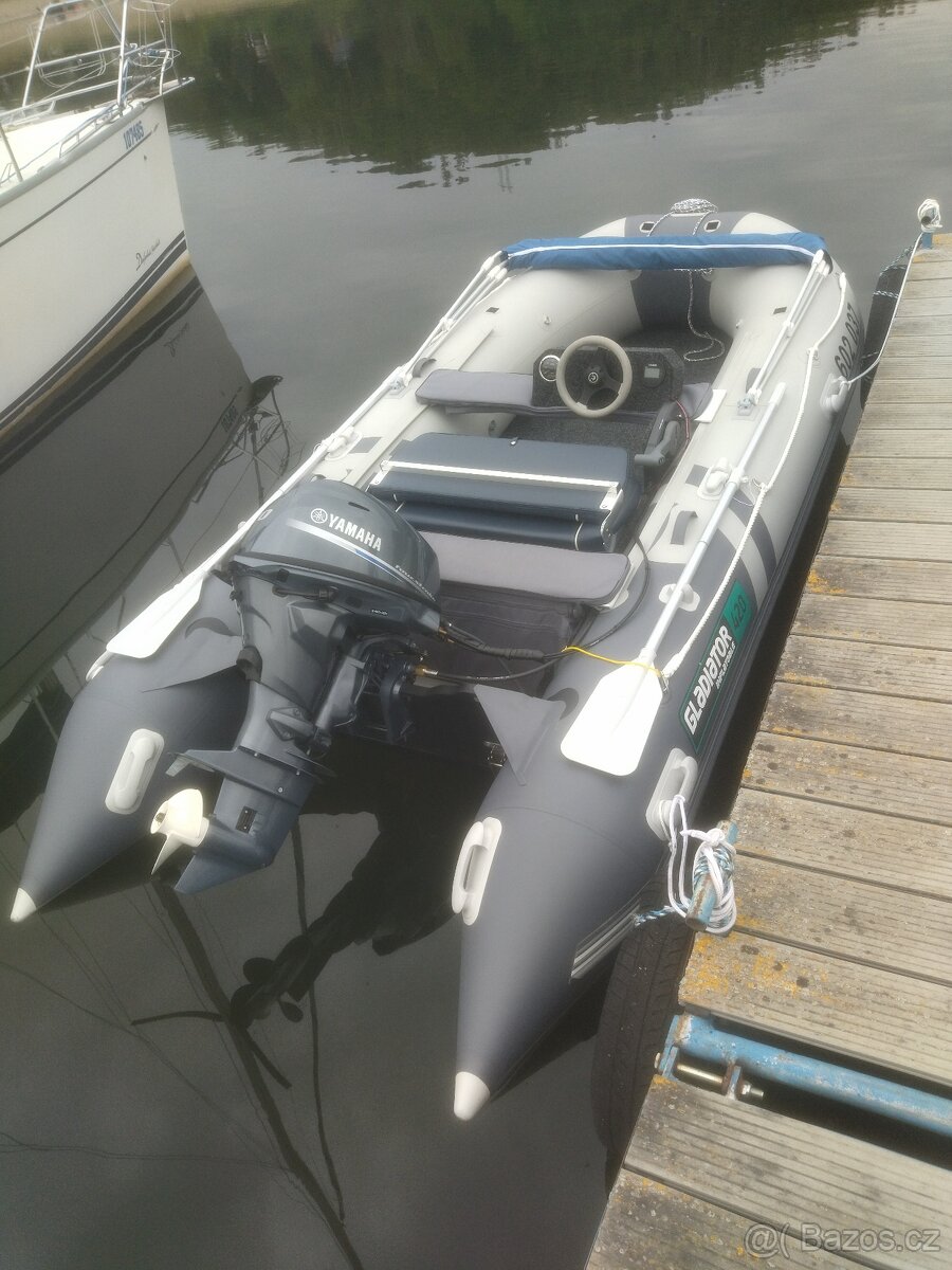Motorový člun
