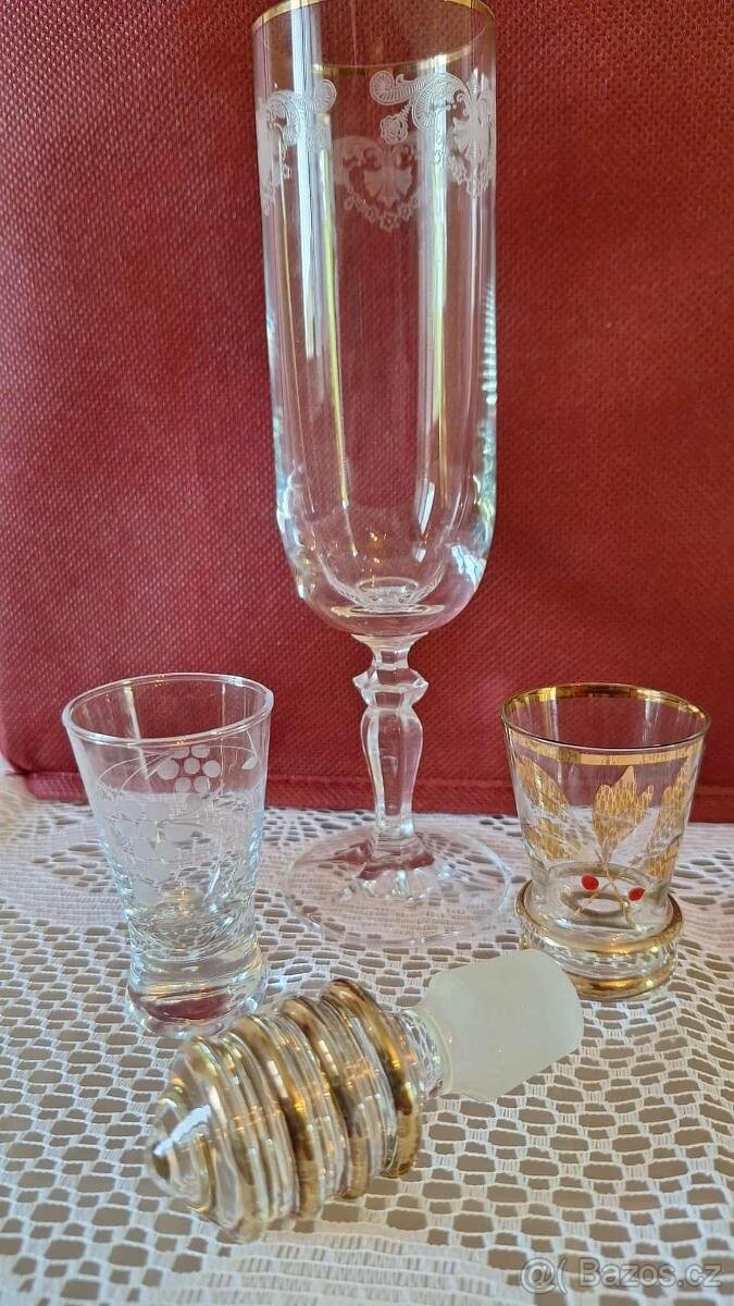 STARÉ SKLO - soubor 4 kusů