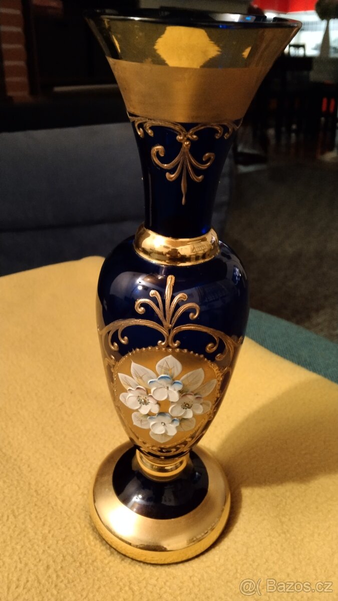 Novoborske smaltované sklo