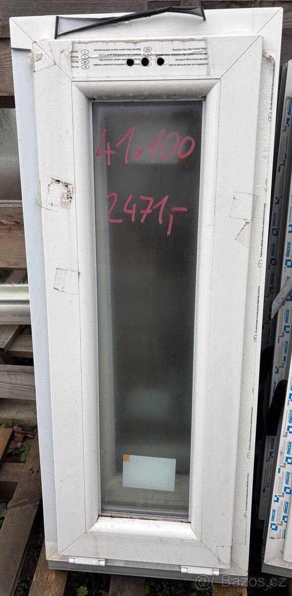 Prodám plastové okno 41x100