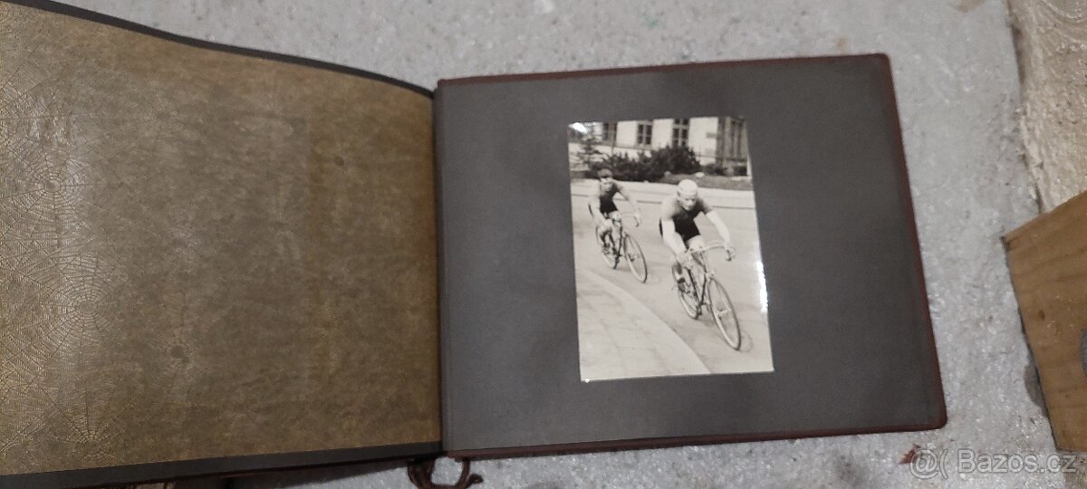 Album se starýma fotkama sport