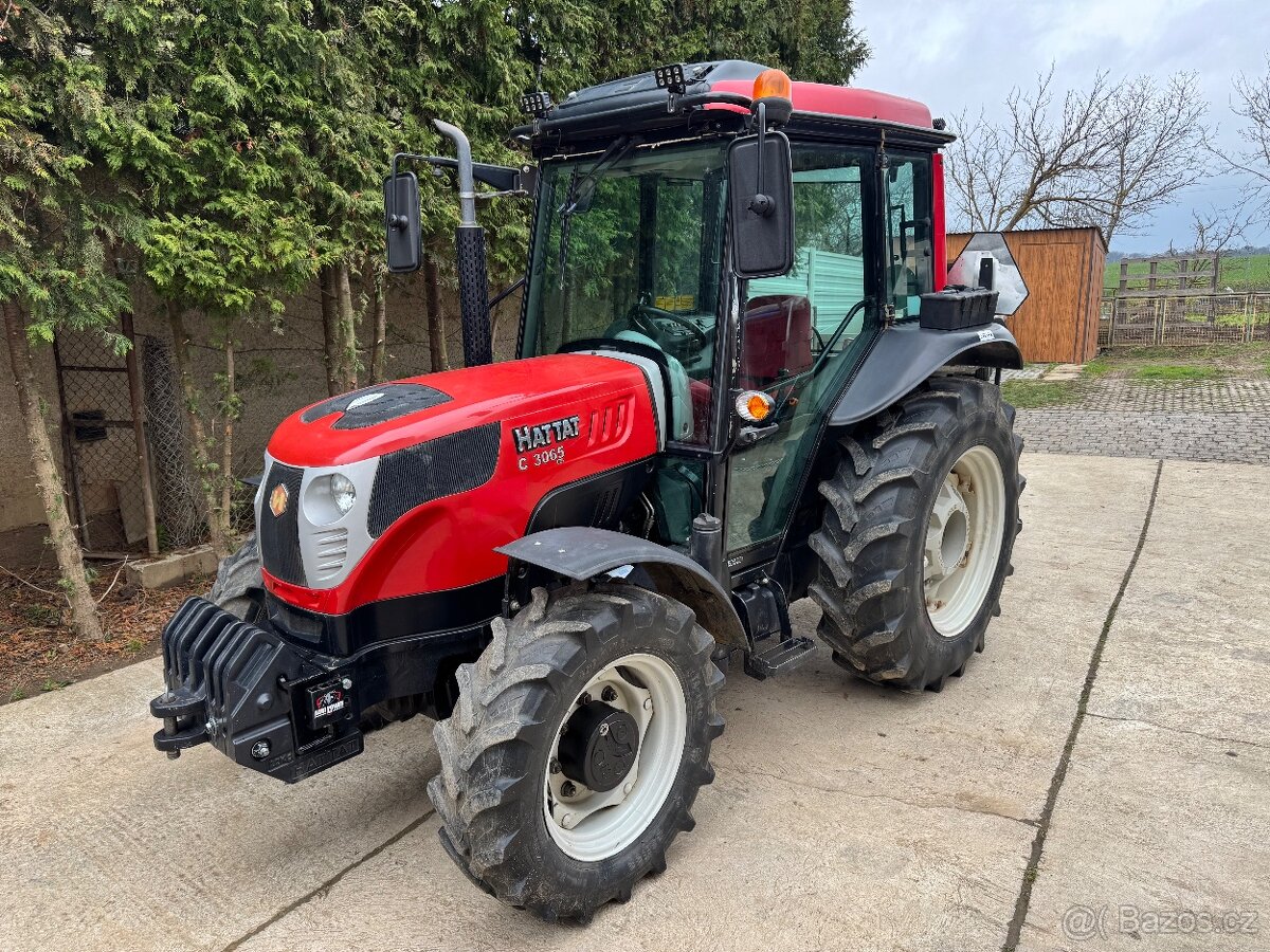 Predám traktor Hattat c3065 s pluhom Kverneland MZ
