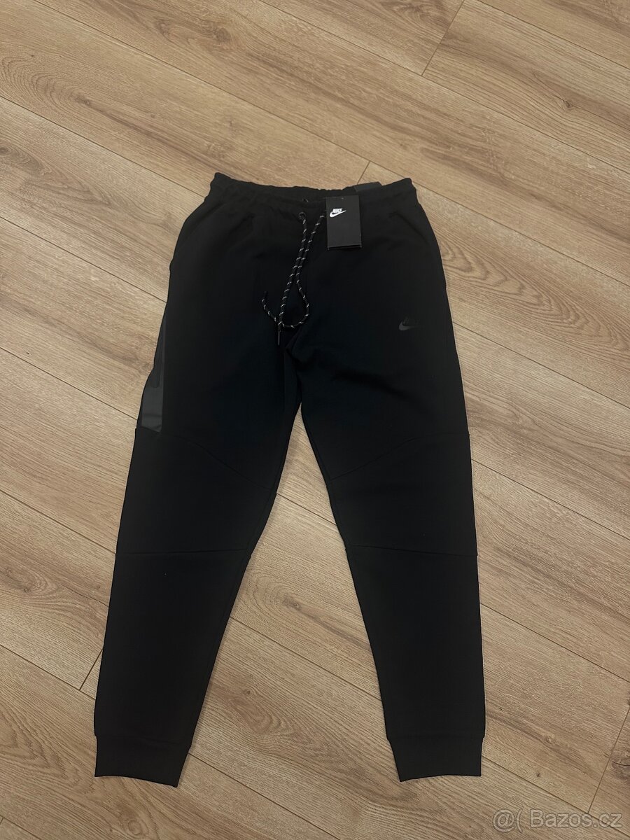 nike tech fleece teplaky