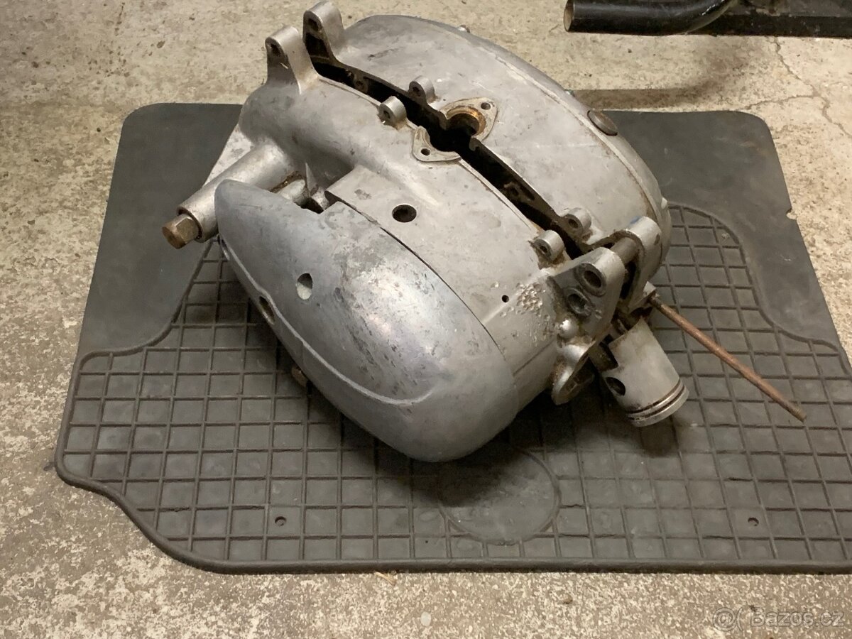 Nekompletní motor Jawa 50 Pionýr