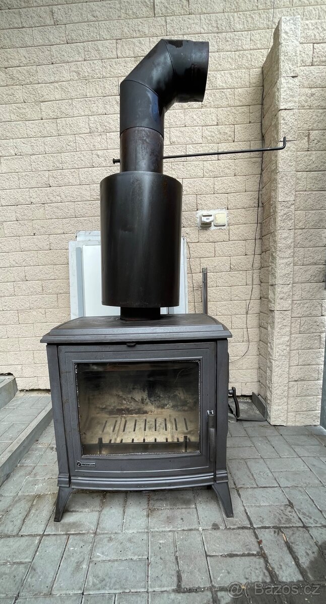 Francouzská krbová kamna INVICTA SEDAN