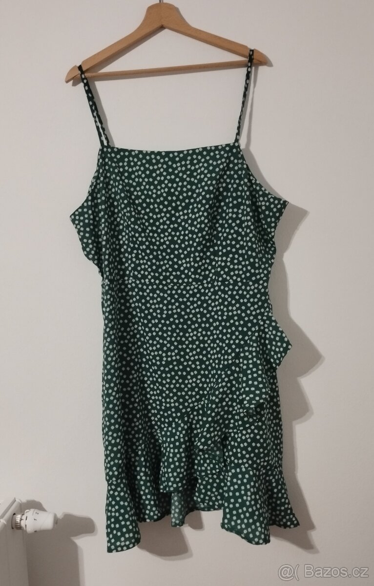 Krásné zelené šaty