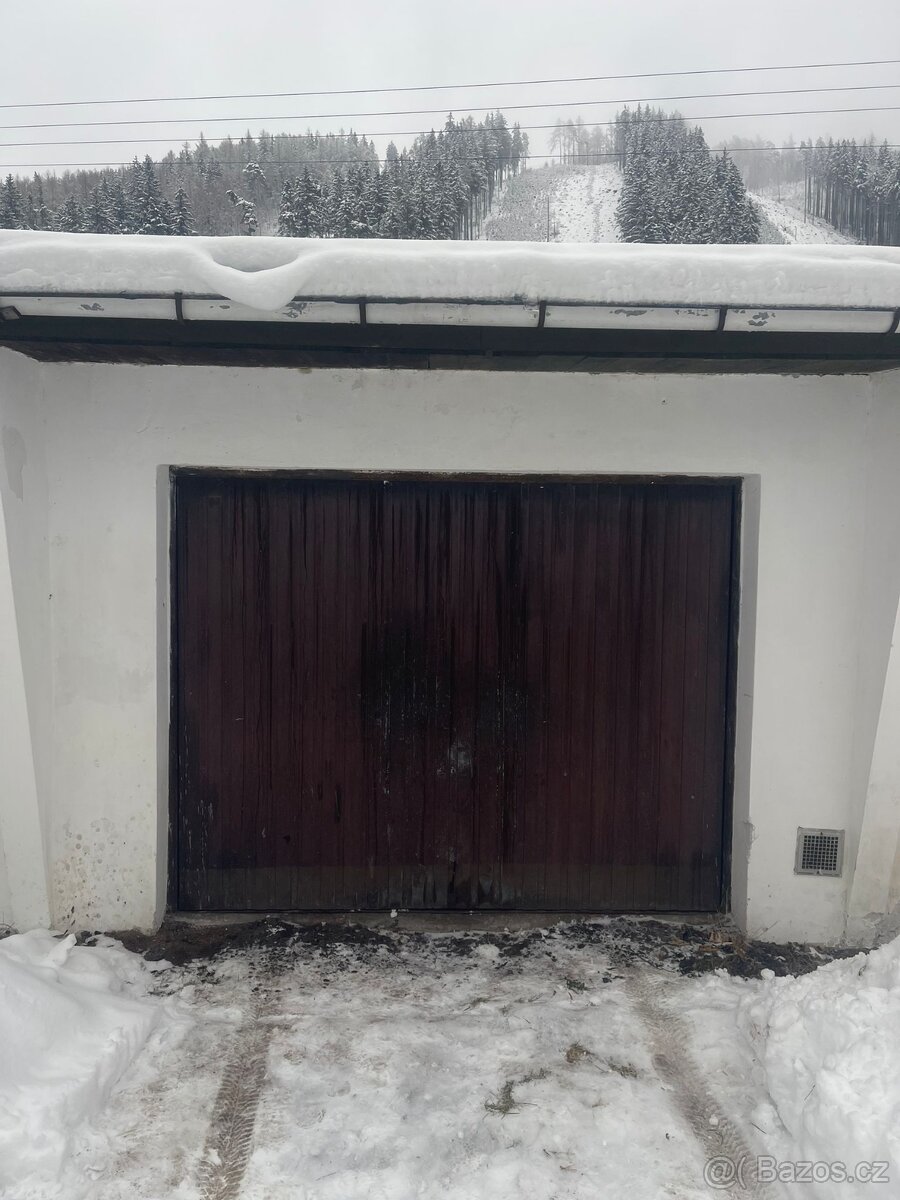 Prodám garáž