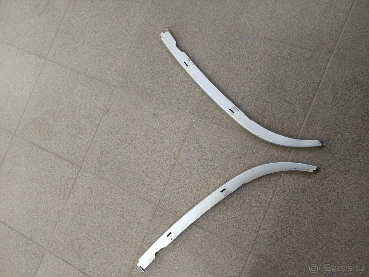 BMW E39 - listy pod světla titan Silber