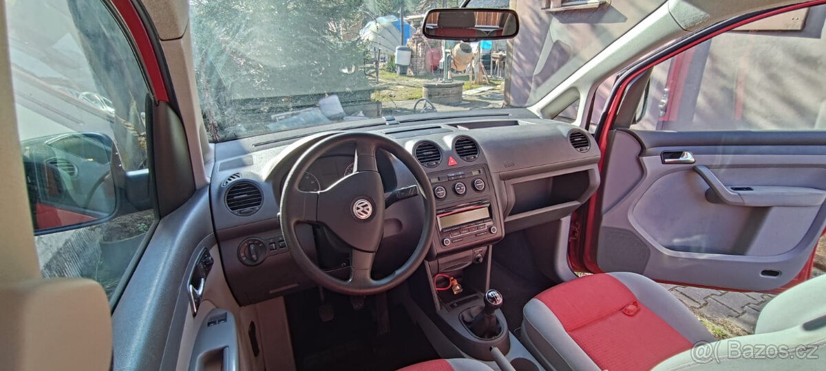 Volkswagen Caddy Life 1.6 75 kW KLIMA