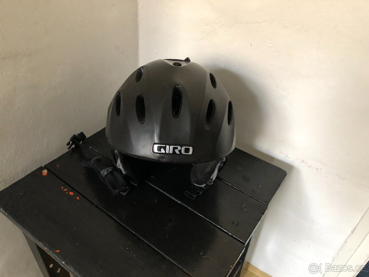 Lyžařská helma GIRO FUSE, velikost M