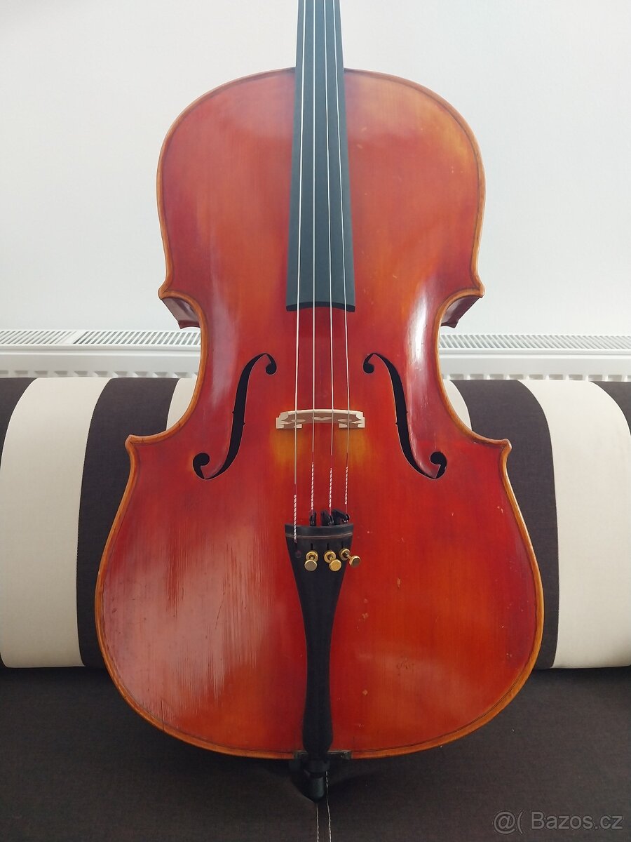 krásné celomasivní 4/4 cello