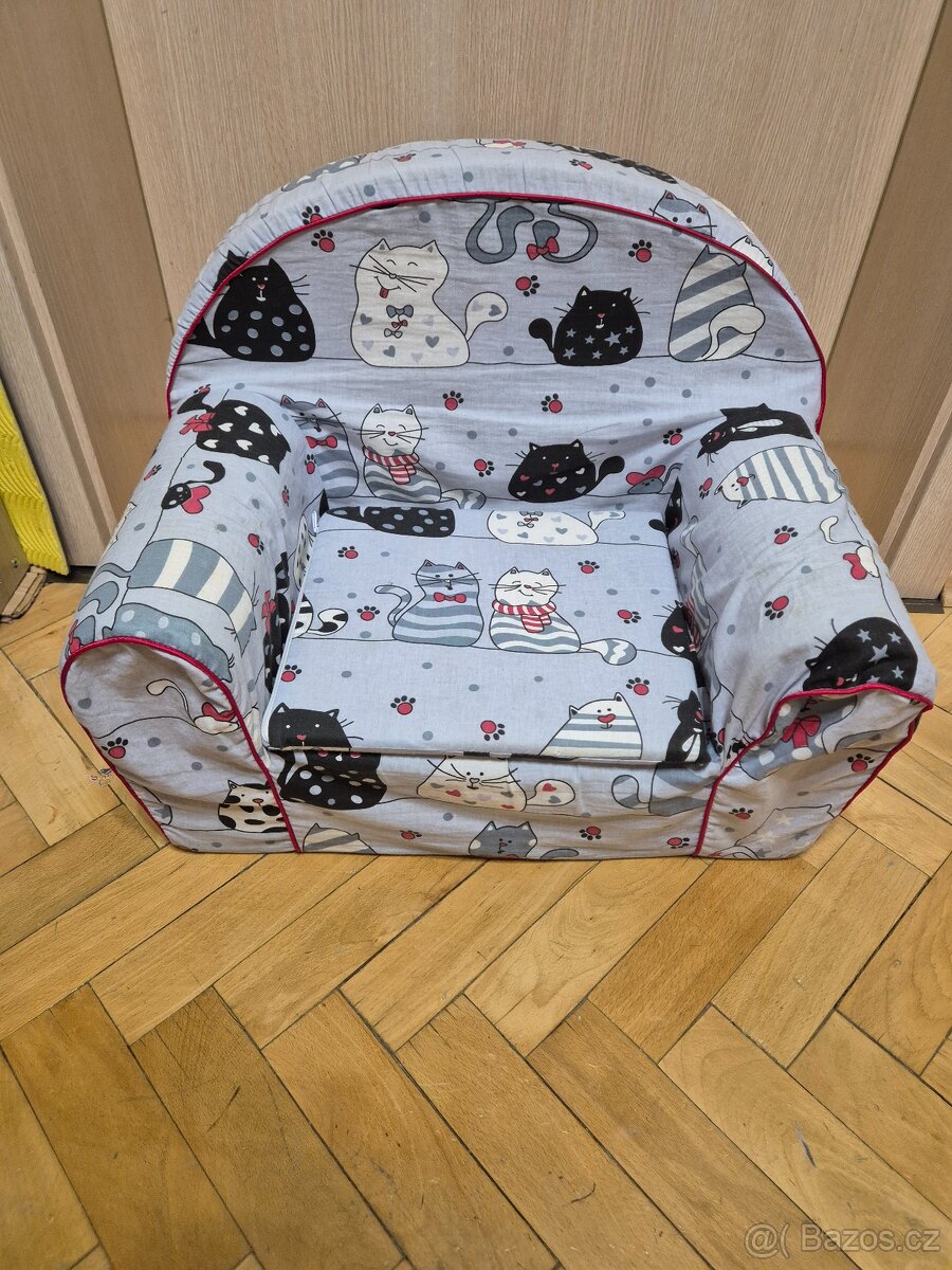 Dětské molitanové křeslo